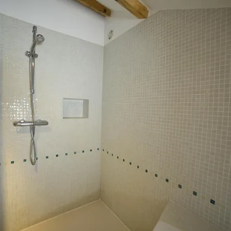 ゲストハウス Les Caselles, Et D'hotes Saint-Beauzely