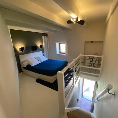 Les Caselles, Et 4* Saint-Beauzely