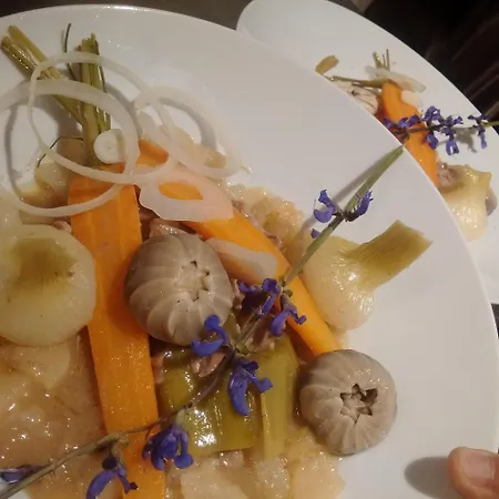 Pensión Les Caselles - Gite, Table Et D'hotes