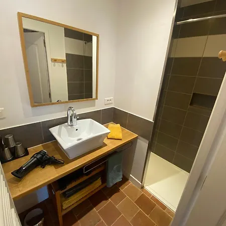 ゲストハウス Les Caselles, Et D'hotes Saint-Beauzely