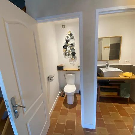 Les Caselles, Et Guest house