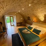 Les Caselles - Gite, Table Et D'hotes Pensionat 4*