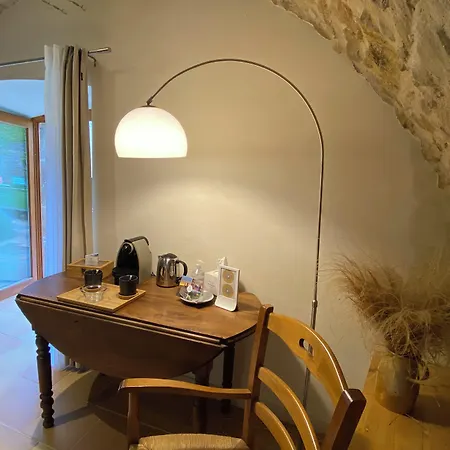Affittacamere Les Caselles - Gite, Table Et D'hotes 4*