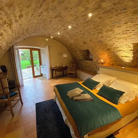 Les Caselles - Gite, Table Et D'hotes Affittacamere 4*