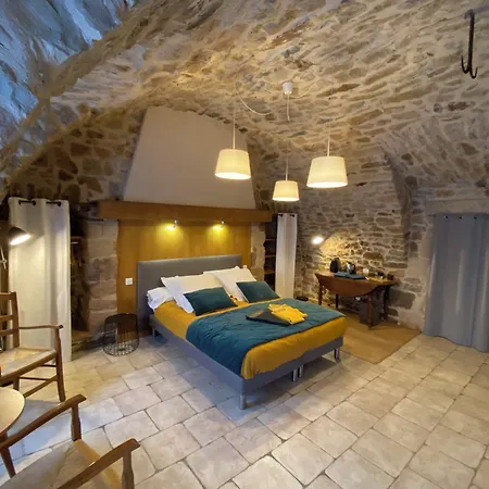 Affittacamere Les Caselles - Gite, Table Et D'hotes 4*