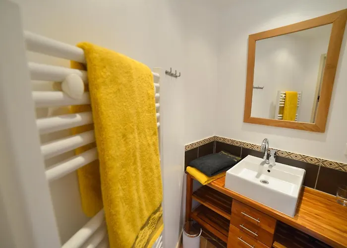 Les Caselles - Gite, Table Et Chambres D'Hotes 4*