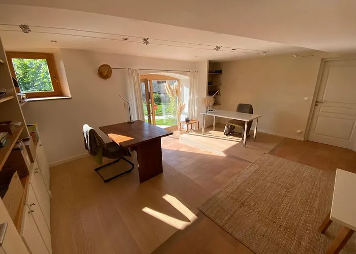 Les Caselles - Gite, Table Et Chambres D'Hotes Penzion Saint-Beauzely